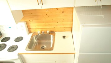 Refrigerador, microondas, cafetera/tetera