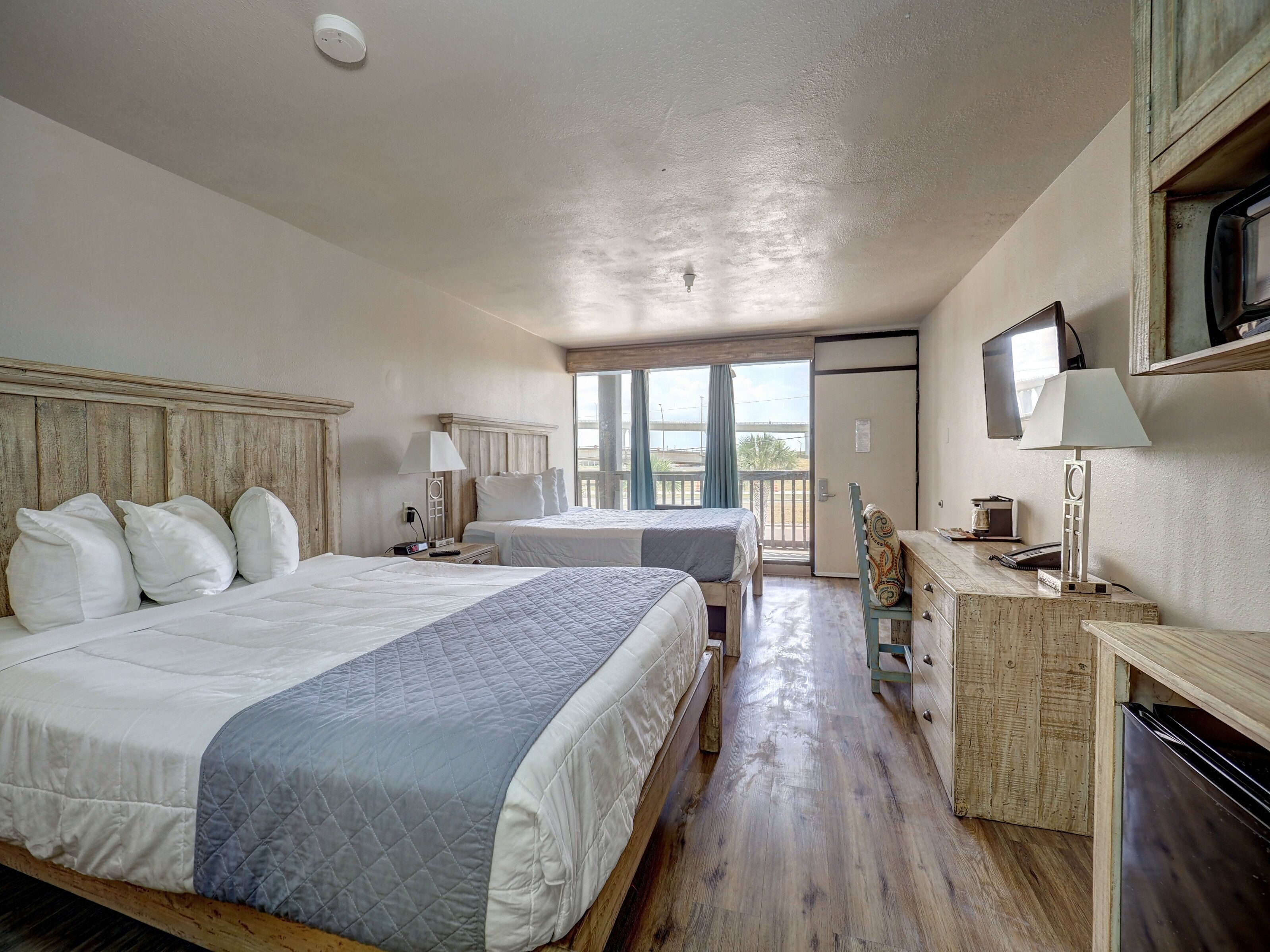 客房, 2 張加大雙人床 (Harbor Bridge Side) | 遮光布/窗簾、隔音、熨斗/熨衣板、免費無線上網