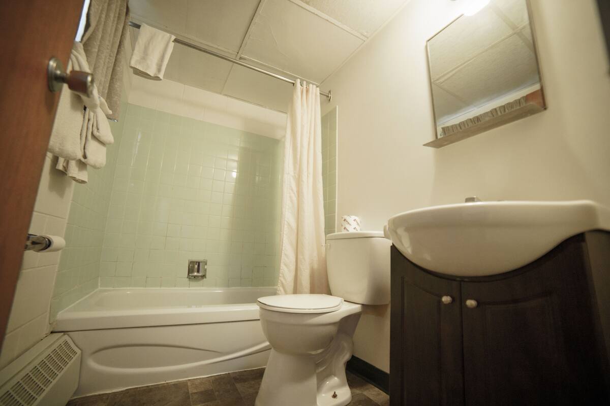 Douche, serviettes fournies