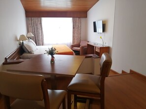 Phòng đôi Tiêu chuẩn | Minibar, két bảo mật tại phòng, màn/rèm cản sáng 