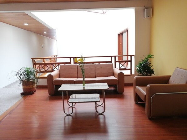 Reception - Hotel Daza (Paipa)