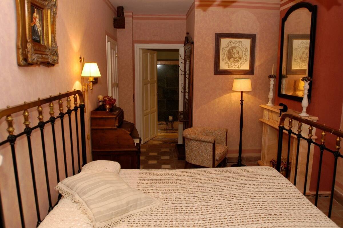 Premium bedding, desk, blackout drapes, rollaway beds (surcharge)