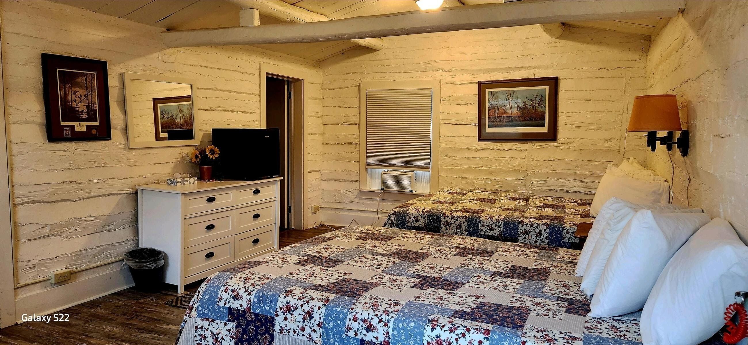 standard cabin, 2 queen beds | individually decorated, individually furnished, bed sheets