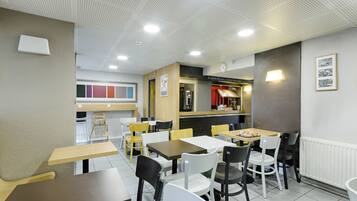 Daily buffet breakfast for a fee