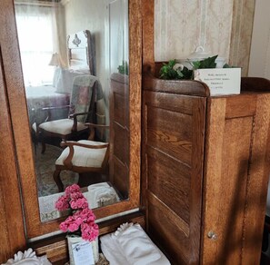 Standard Room, 1 Double Bed, Private Bathroom