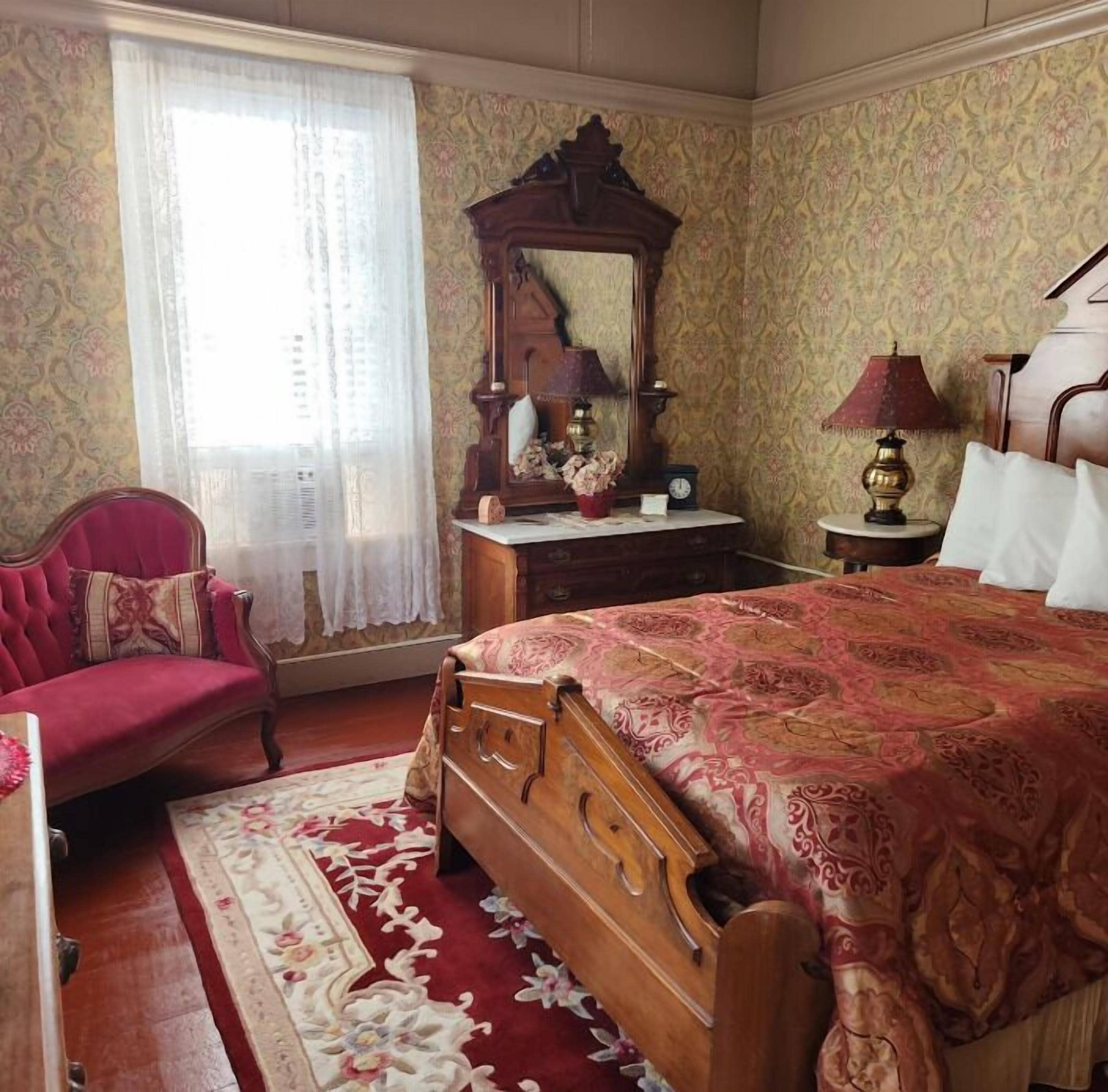 standard room, 1 double bed, private bathroom | 1 bedroom, individually decorated, individually furnished