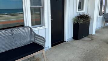 Deluxe Room, 2 Queen Beds, Patio First Level, Full Unobstructed Ocean View | Terrace/patio