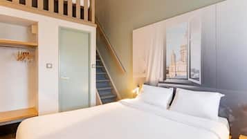 Premium bedding, desk, soundproofing, free WiFi