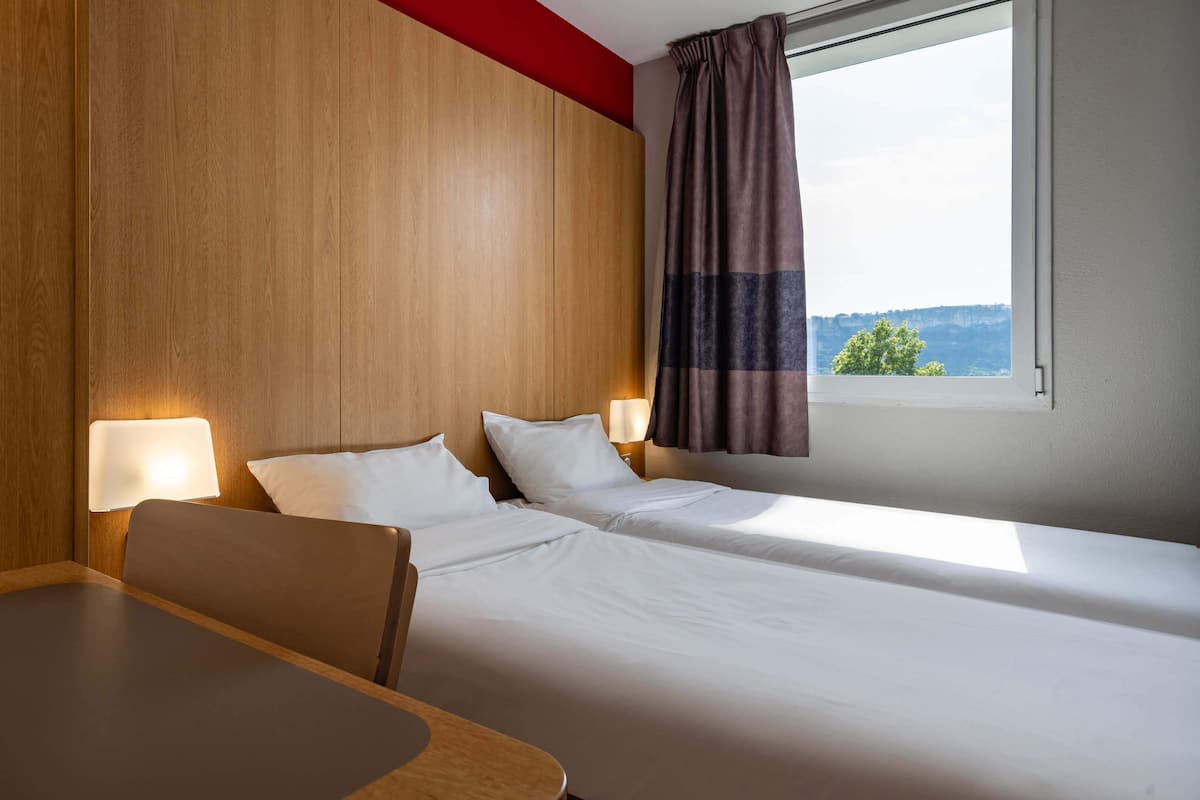 twin room, non smoking | 1 bedroom, premium bedding, desk, soundproofing