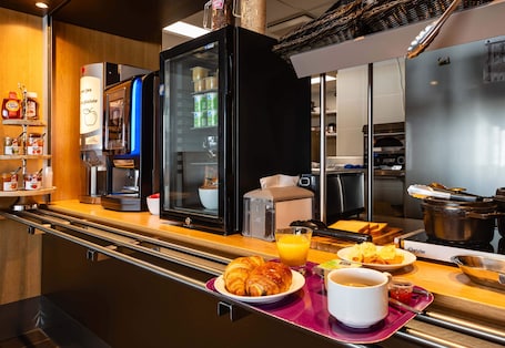 Daily buffet breakfast for a fee