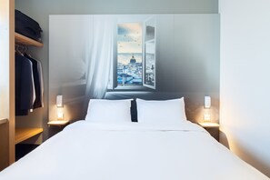 Premium bedding, desk, soundproofing, free WiFi - B&B HOTEL Maurepas (Maurepas)