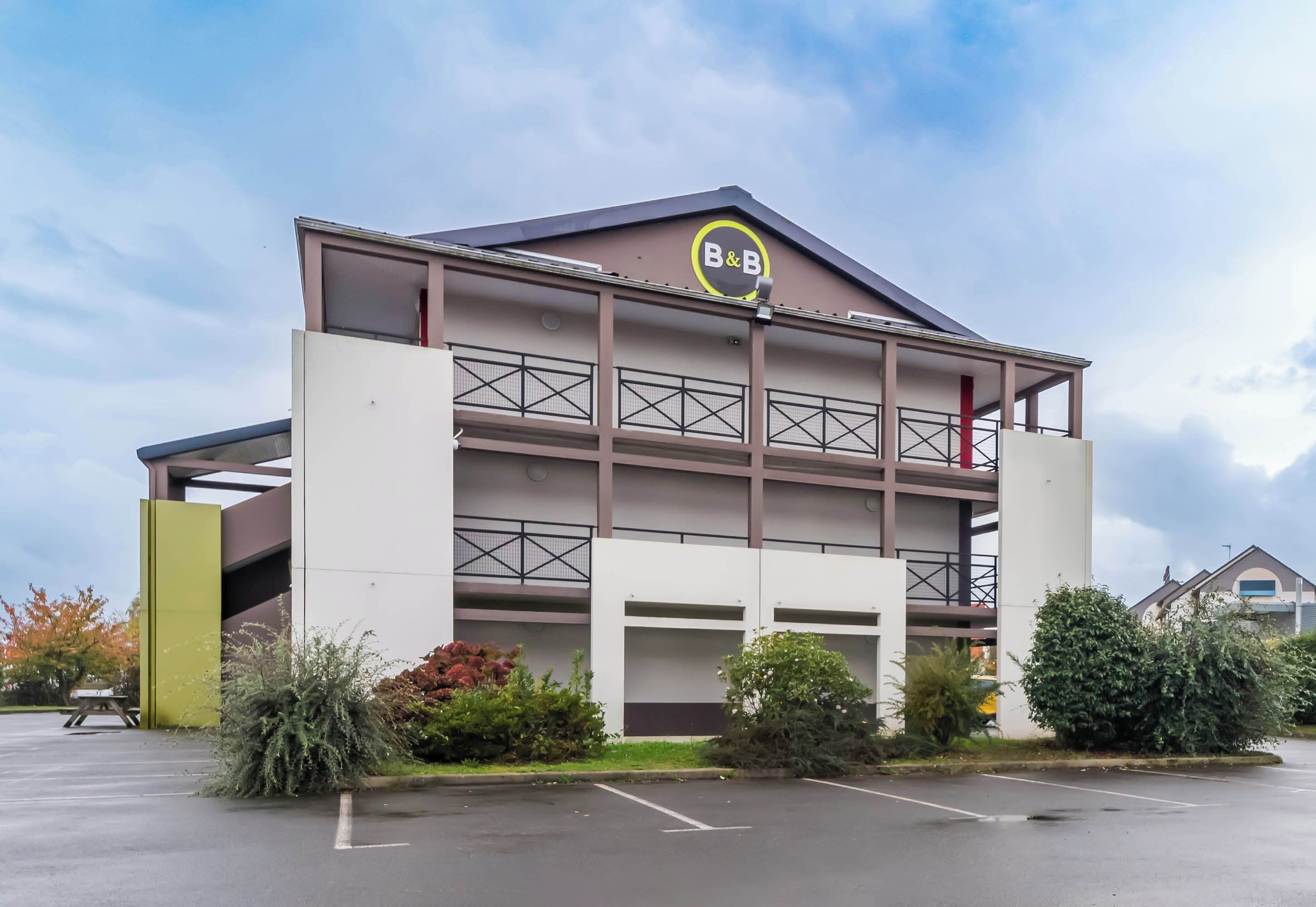 숙박 시설 정면