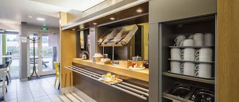 Daily buffet breakfast for a fee