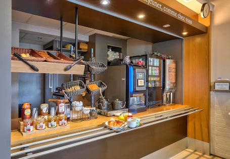 Daily buffet breakfast for a fee