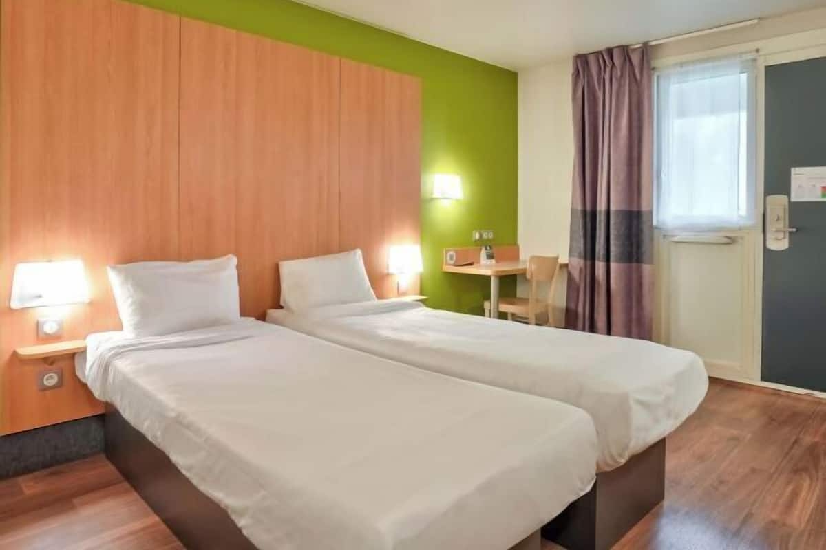 Schreibtisch, schallisolierte Zimmer, kostenlose Babybetten
