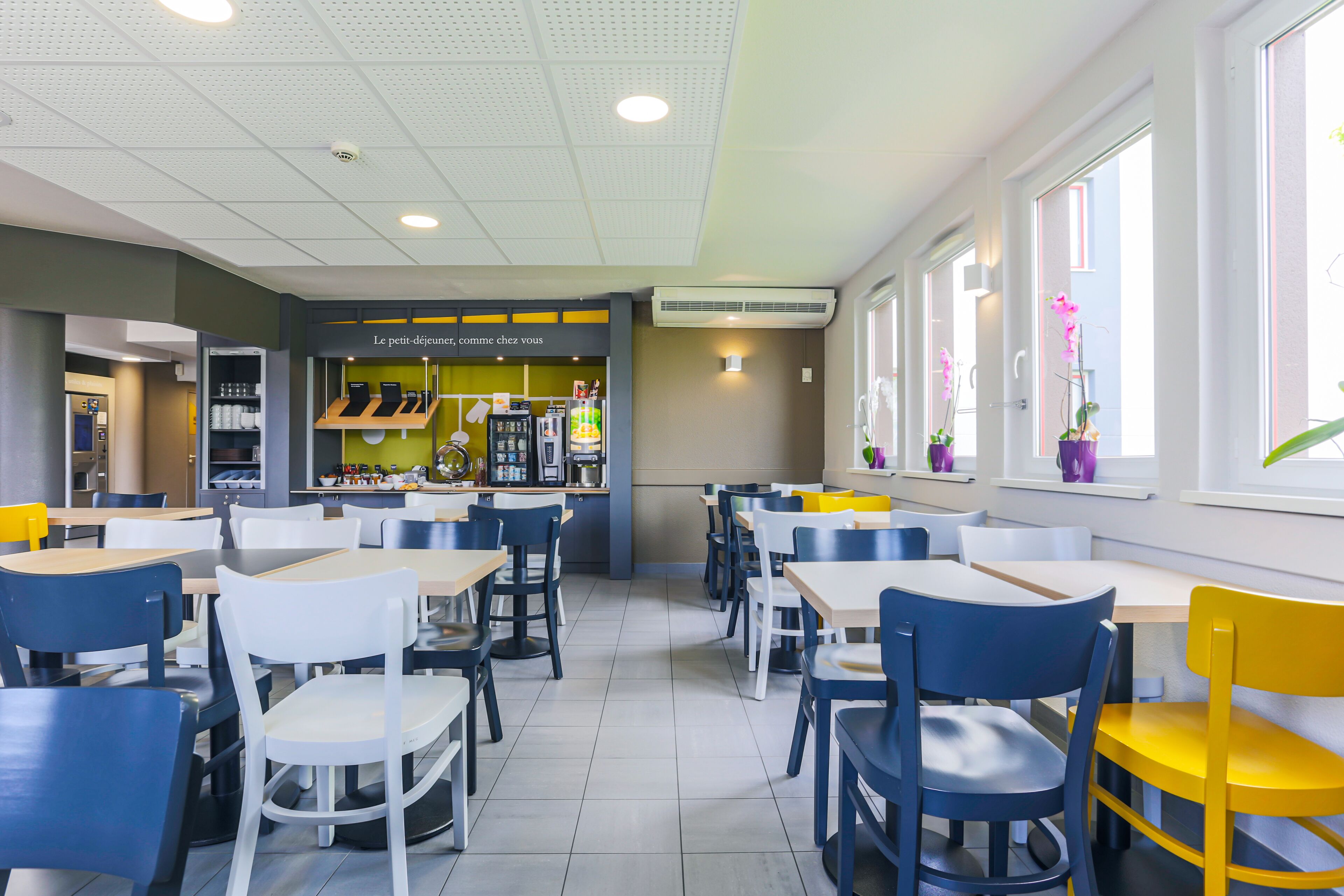 Tägliches Frühstücksbuffet gegen Gebühr