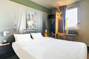 Roupas de cama premium, escrivaninha, quartos à prova de som