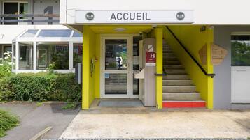 EntrĂ©e de lâhĂ©bergement