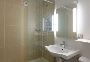 Dusch, gratis toalettartiklar, hÄrtork och handdukar