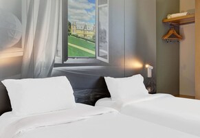 Ropa de cama de alta calidad, escritorio y sistema de insonorización 