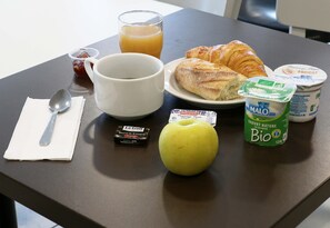 Tägliches Frühstücksbuffet gegen Gebühr