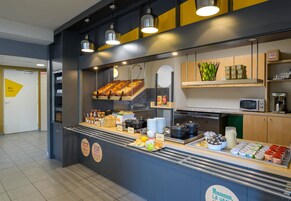 Café da manhã com buffet todos os dias mediante uma taxa