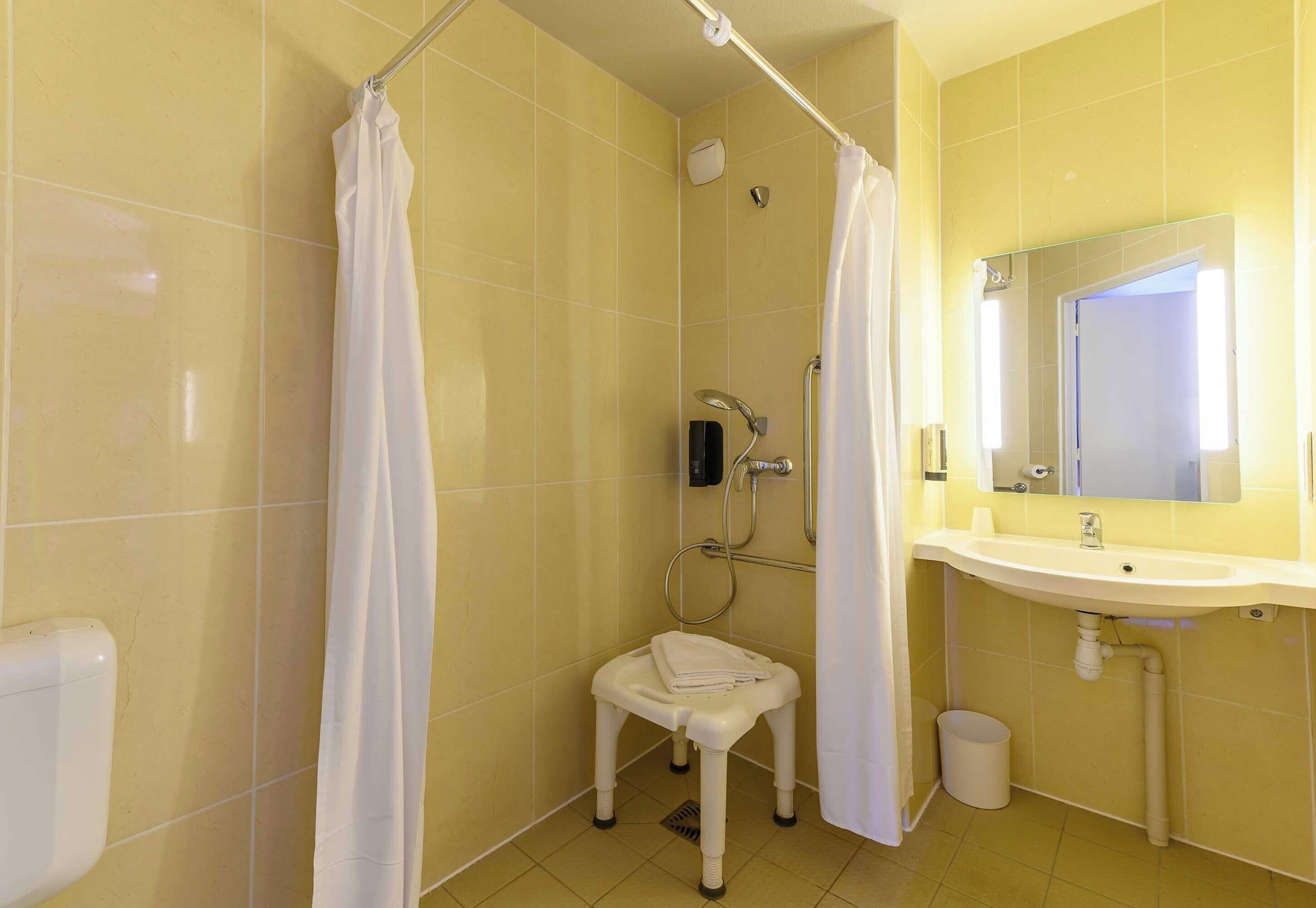 Foto - B&B HOTEL Marne-la-Vallée Bussy-Saint-Georges