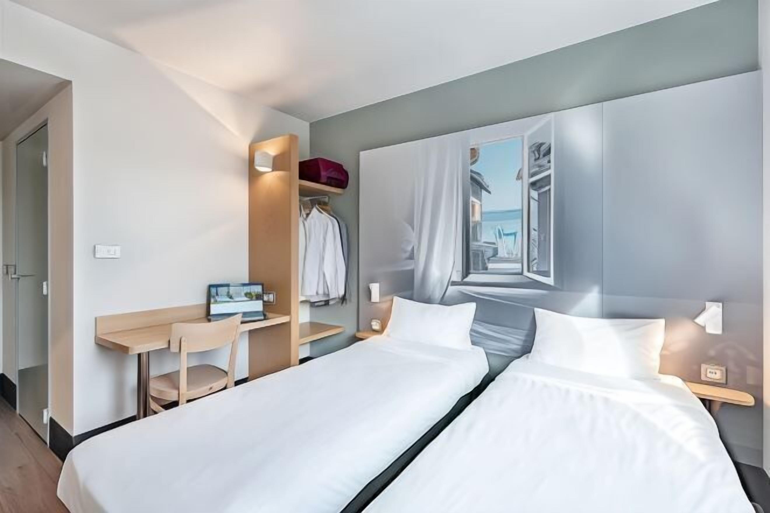 高档床上用品、办公桌、隔音、免费 WiFi