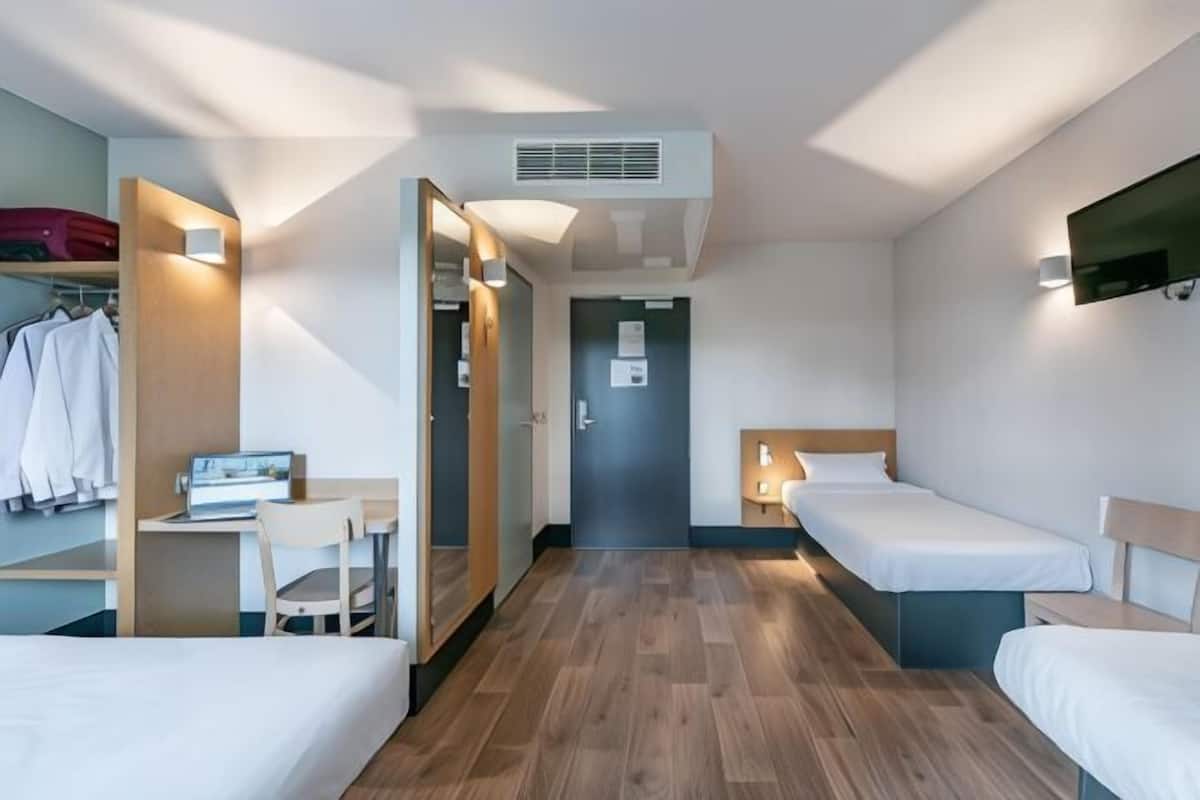 Sängtillbehör av högsta kvalitet, skrivbord och ljudisolering