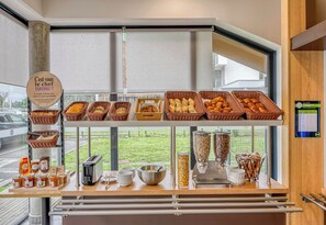 Tägliches Frühstücksbuffet gegen Gebühr