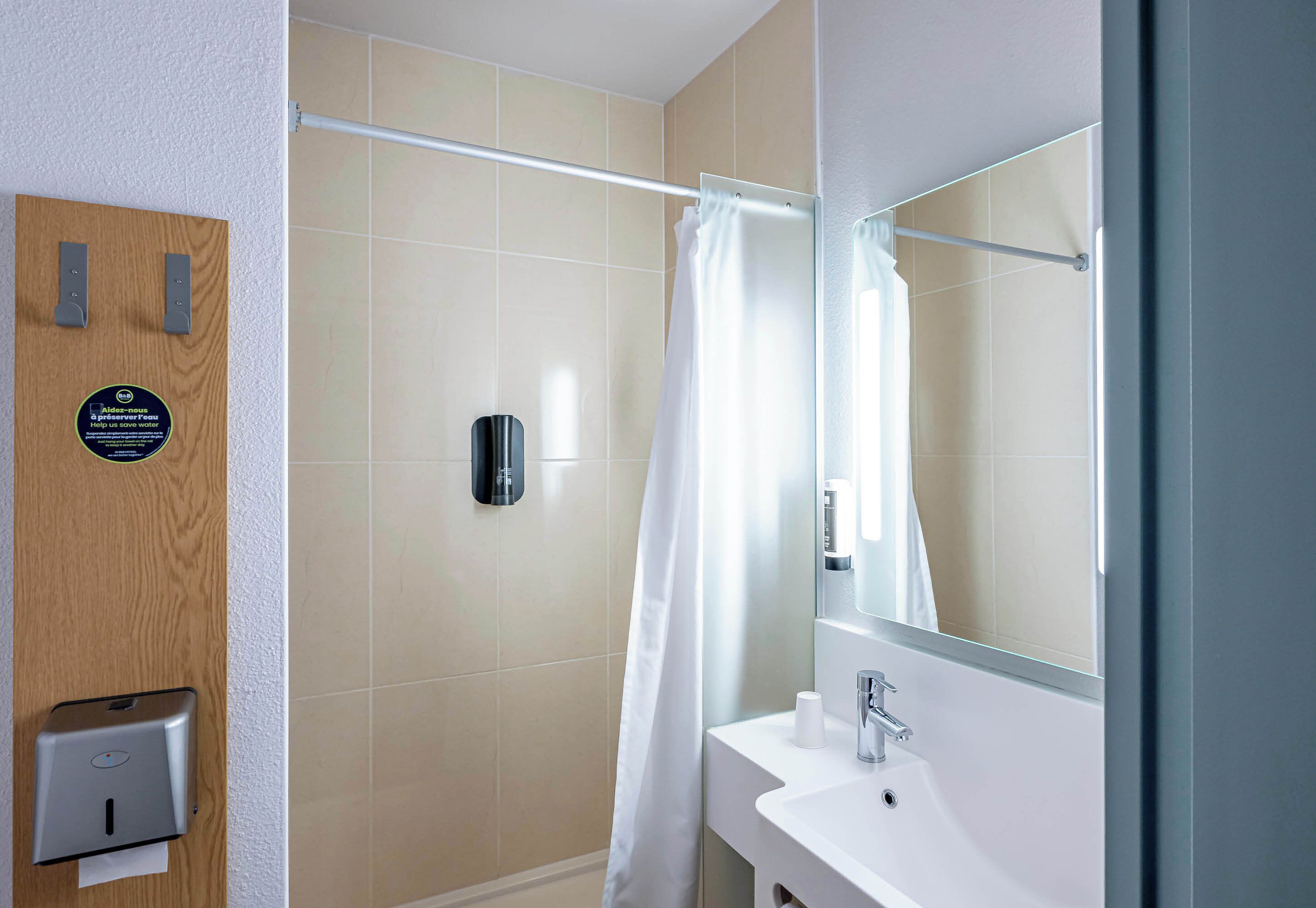 shower, free toiletries, towels