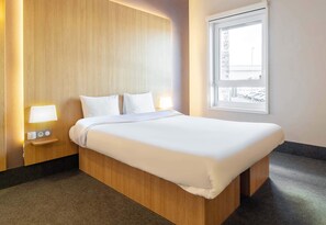 高級寢具、獨特裝潢、布置獨特、書桌