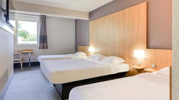 Premium bedding, desk, soundproofing, free WiFi