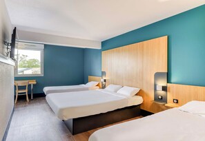 Quadruple Room, Non Smoking | Premium bedding, desk, soundproofing, free WiFi