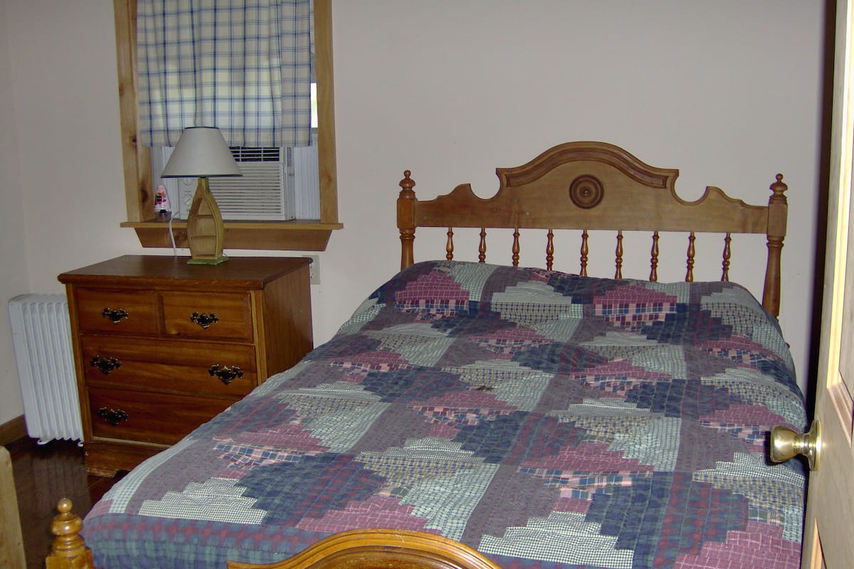 Cabaña, varias camas (Creekside Cabin) | Ropa de cama de alta calidad y wifi gratis
