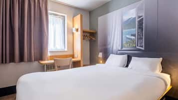 Habitación doble, para no fumadores | Ropa de cama de alta calidad, escritorio, insonorización y wifi gratis