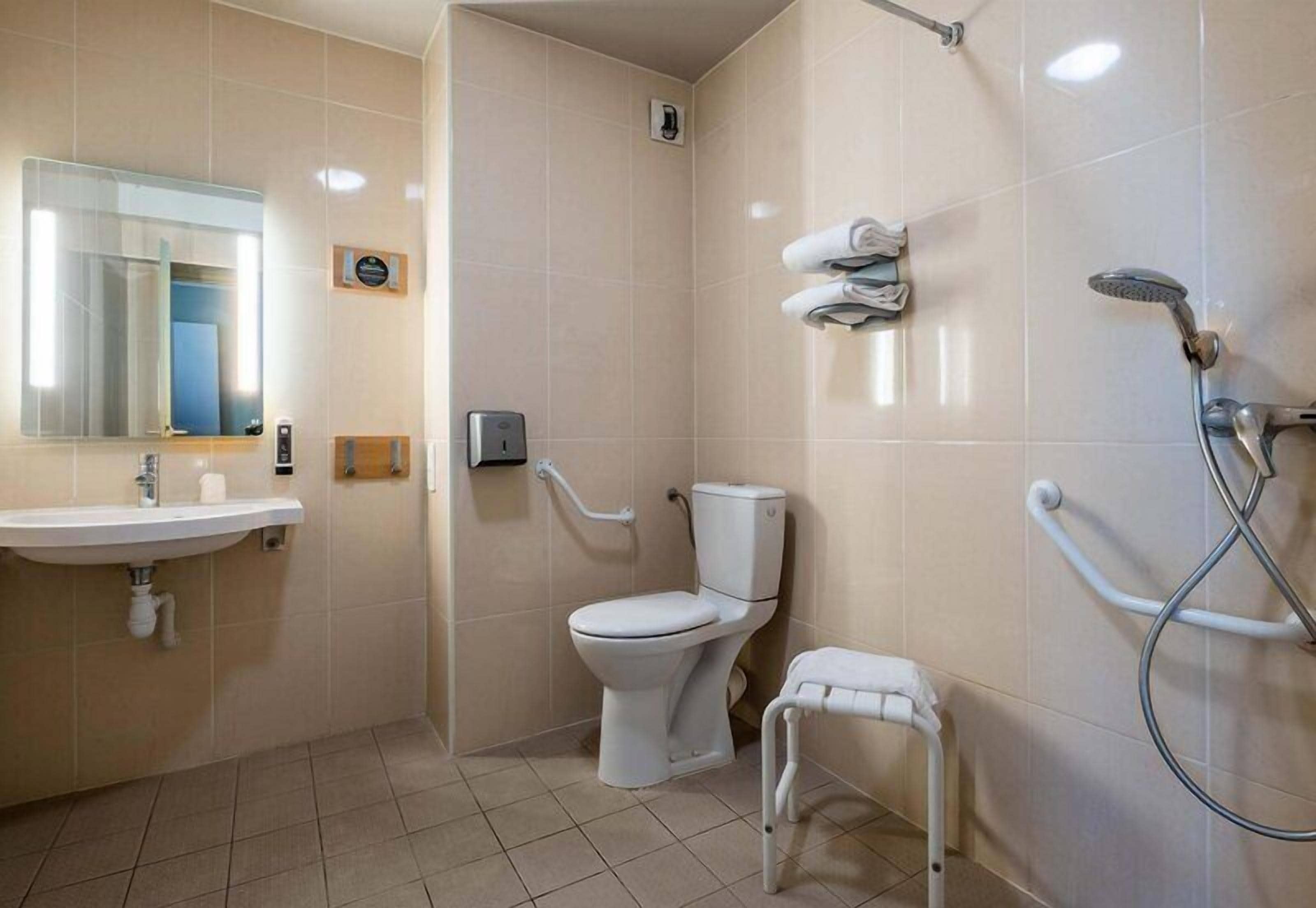 Photo - B&B HOTEL Annecy Argonay
