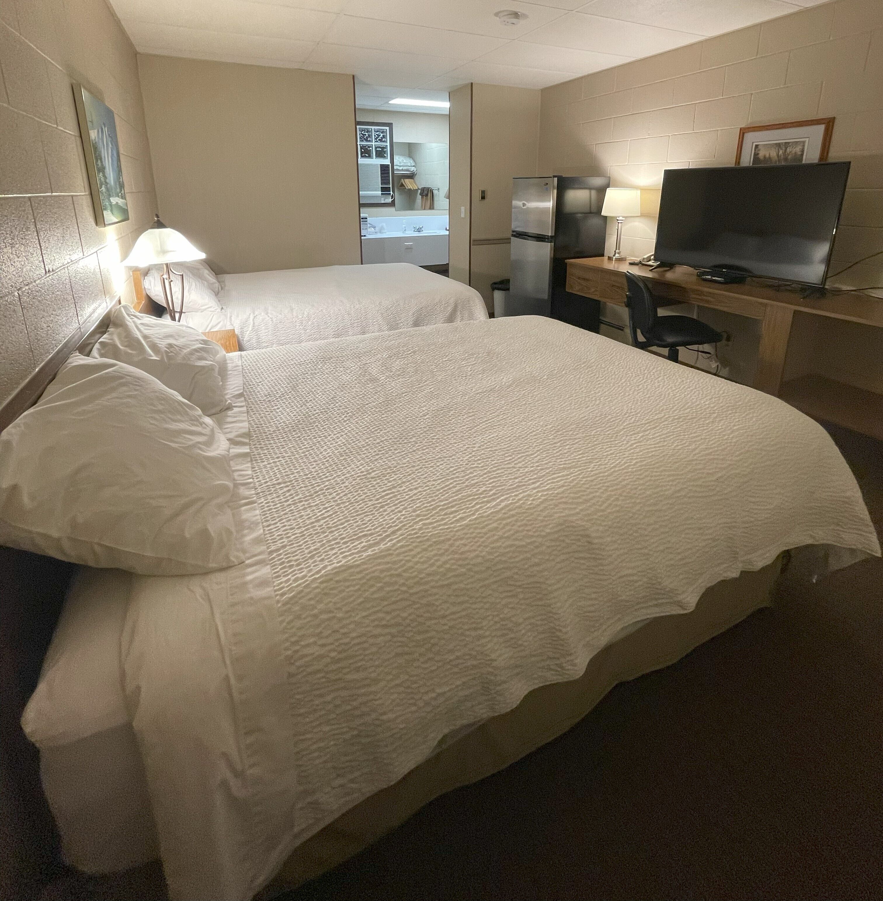 double room, 2 queen beds | free wifi, bed sheets