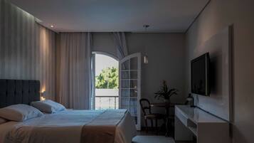 Quarto triplo luxo | Cofres nos quartos, individualmente decorados, cortinas blackout