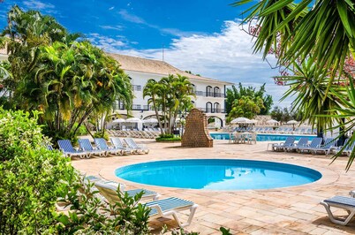 San Raphael Country Hotel