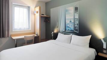 Bureau, chambres insonorisées, lits bébé (gratuits), Wi-Fi gratuit