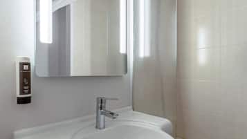 Shower, towels