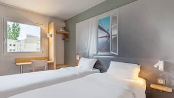 Twin kamer, niet-roken | Luxe beddengoed, een bureau, geluiddichte muren, gratis babybedden