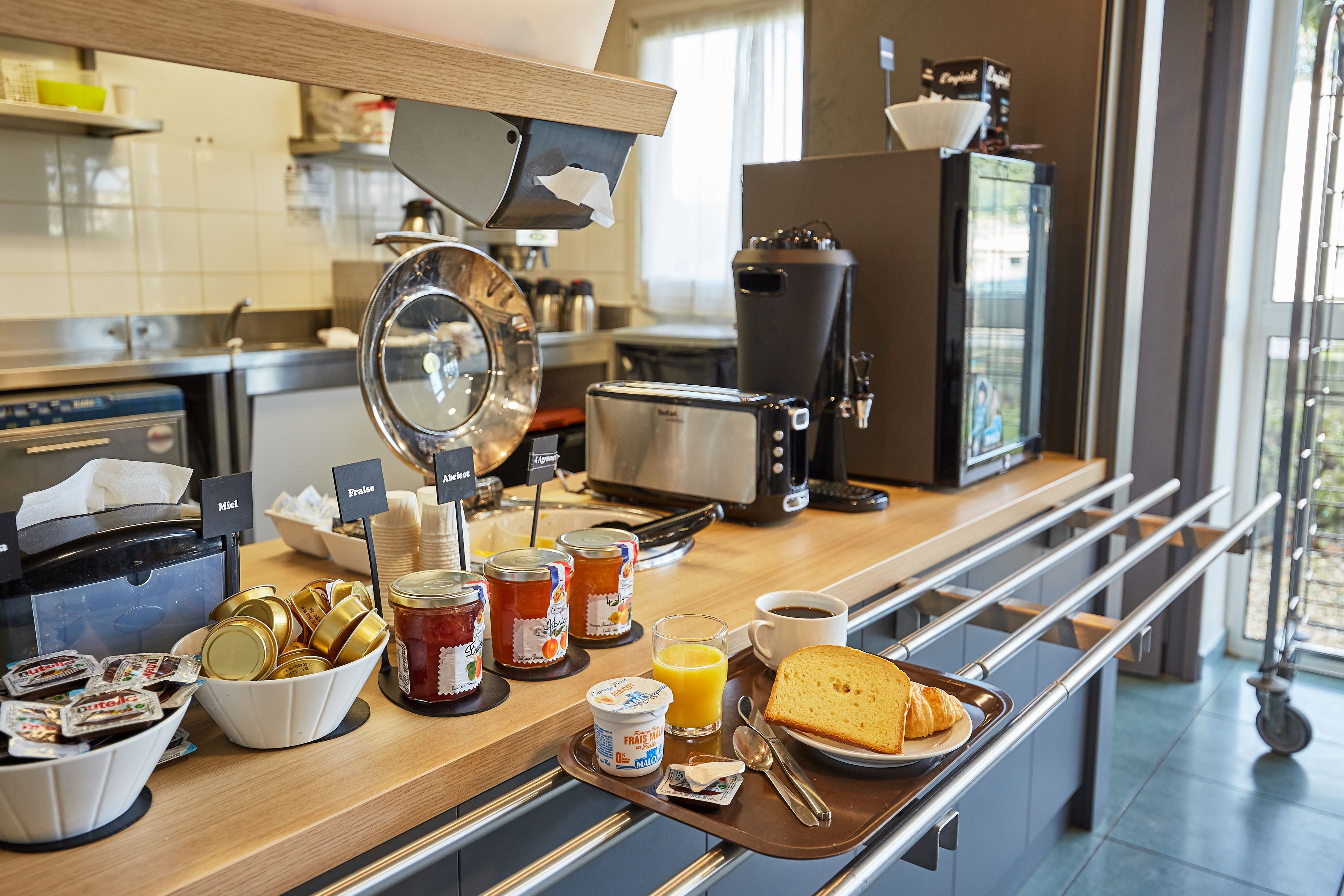 Colazione a buffet a pagamento, servita tutte le mattine 