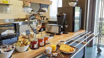Colazione a buffet a pagamento, servita tutte le mattine