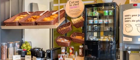 Frokostbuffé hver dag (mot et tillegg)