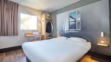 Double Room, Non Smoking | Premium bedding, desk, soundproofing, free cribs/infant beds