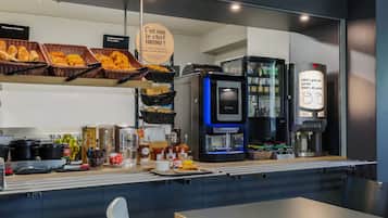 Desayuno buffet todos los días (con cargo)