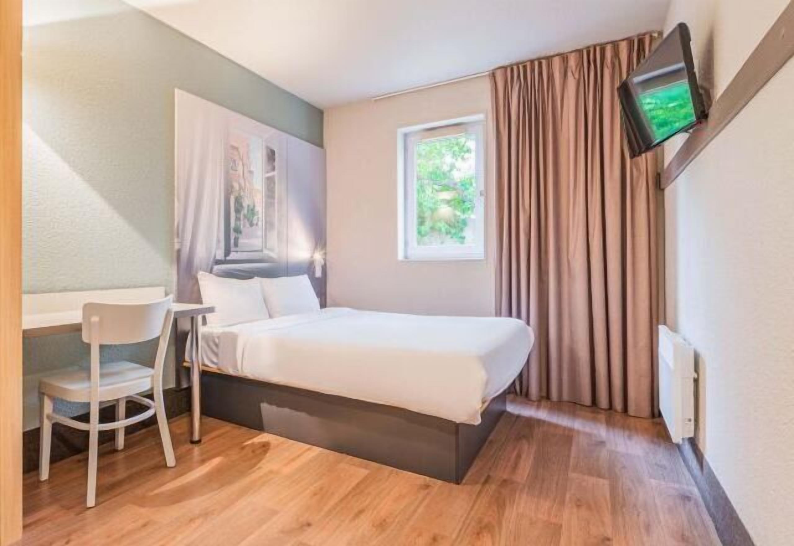 Literie de qualité supérieure, bureau, chambres insonorisées