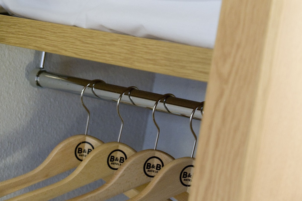 premium bedding, desk, soundproofing, free wifi